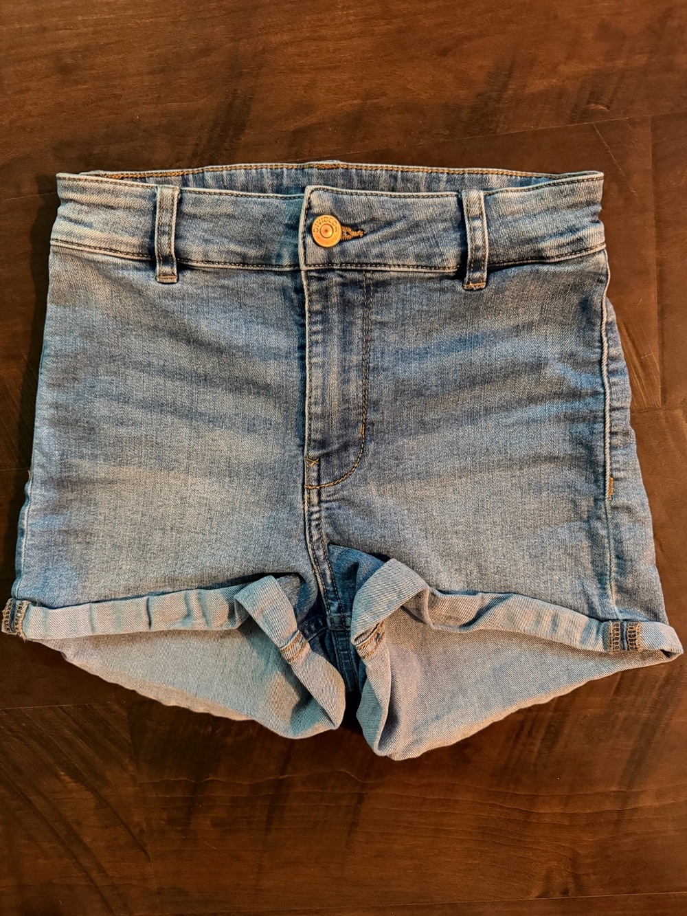 H&M Light Wash Denim Cutoff Shorts Size 4